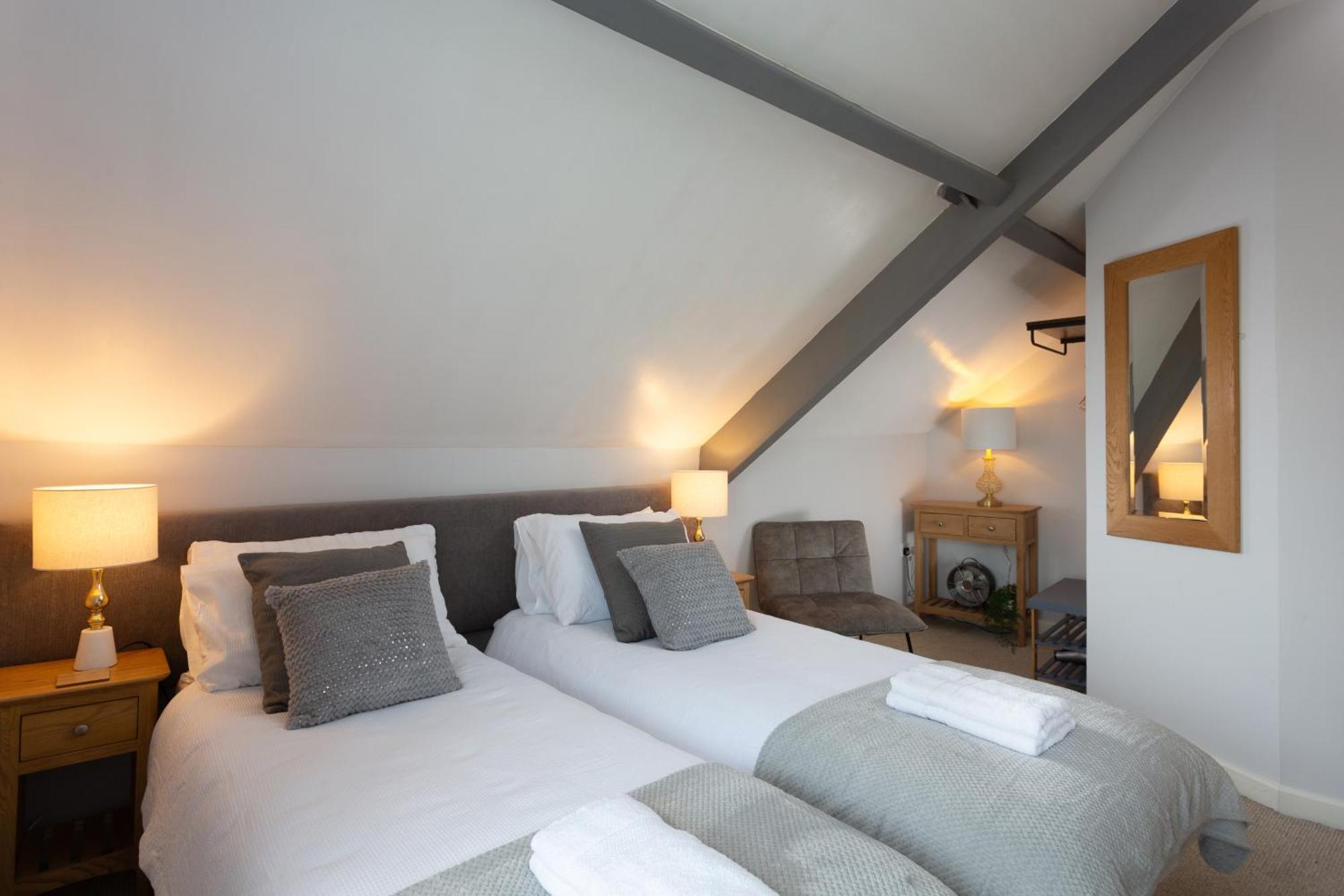 Bootham Court Grade II Duplex Apartment With Free Parking & Wi-Fi - Sleeps 2-6 People ยอร์ค ภายนอก รูปภาพ